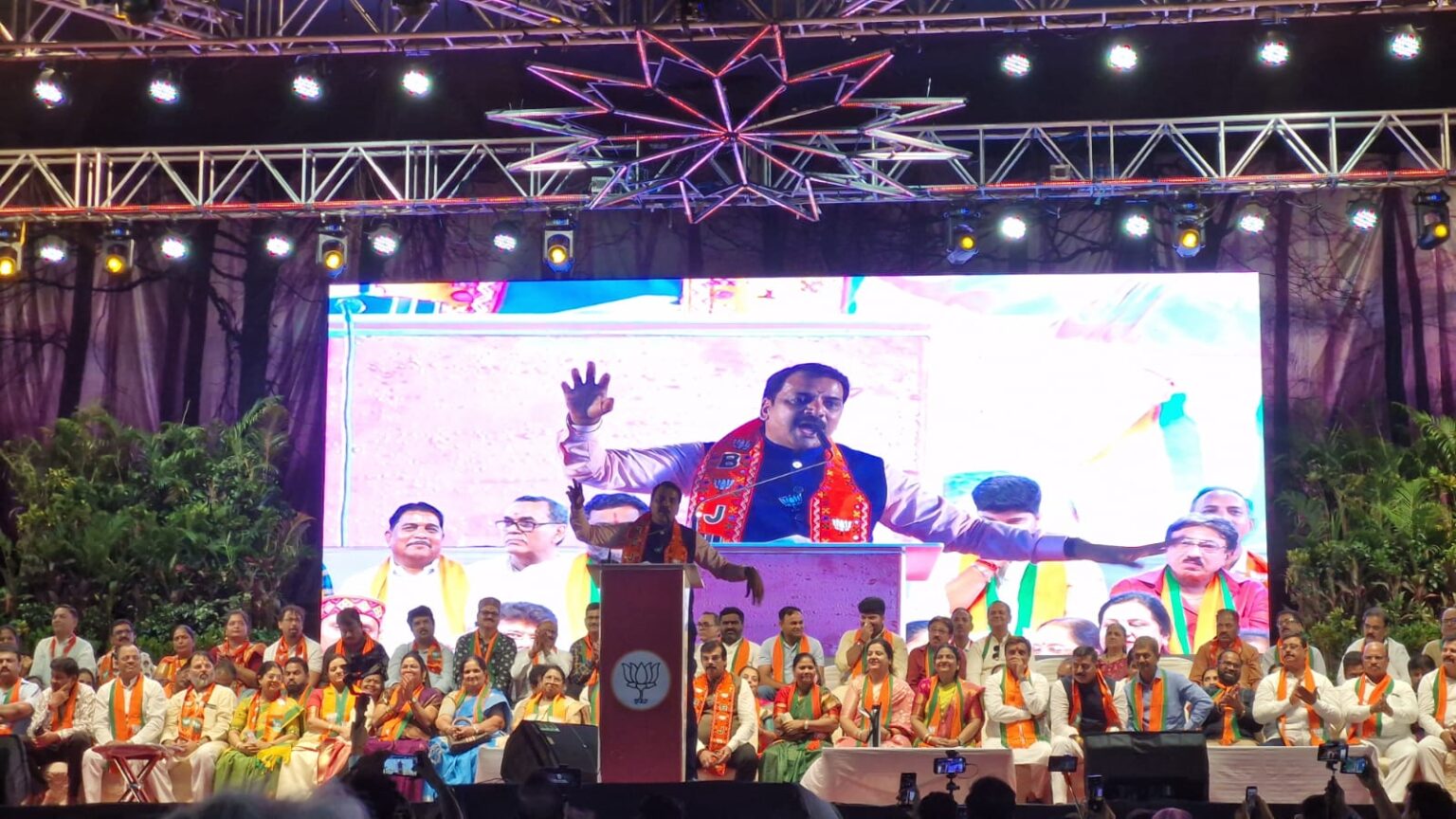 नरेंद्र मेहता द्वारा संकल्प सभा का आयोजन, 9 वचन को लेकर गीता जैन को घेरा