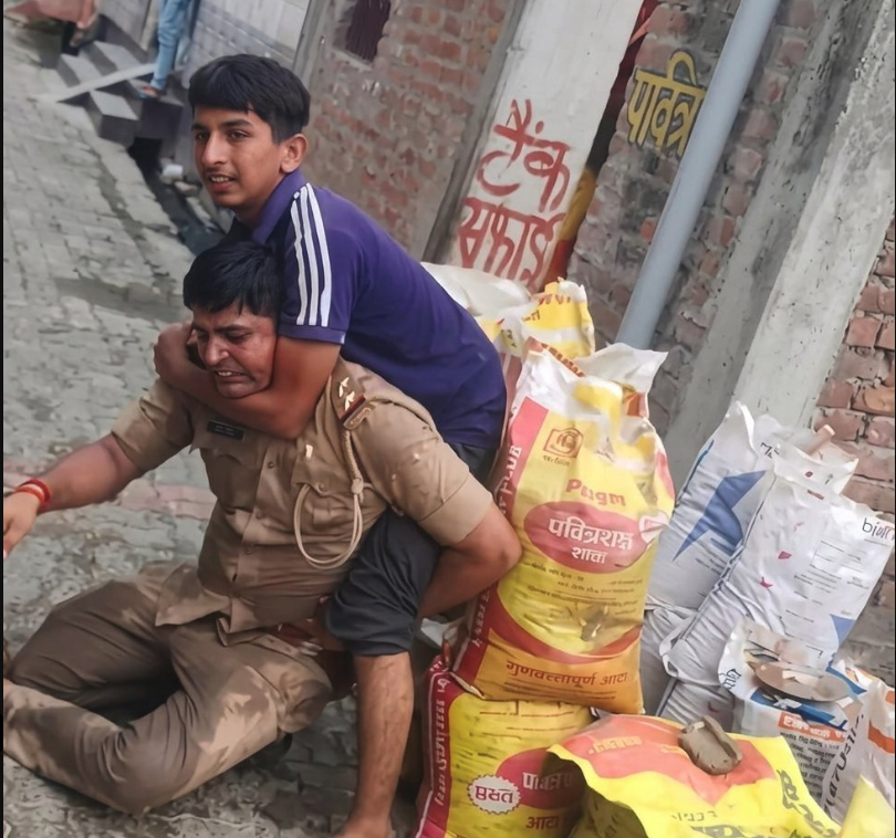 लखनऊ के पारा में भारी बवाल: पुलिस व नगर निगम टीम पर जानलेवा हमला, लखनऊ के पारा में अवैध डेयरी पर नगर निगम और पुलिस प्रशासन की बड़ी संयुक्त कार्रवाई